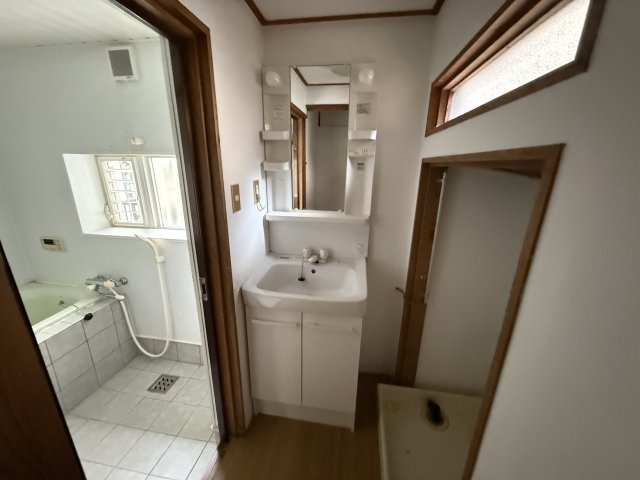 新稲３丁目貸家の独立洗面台