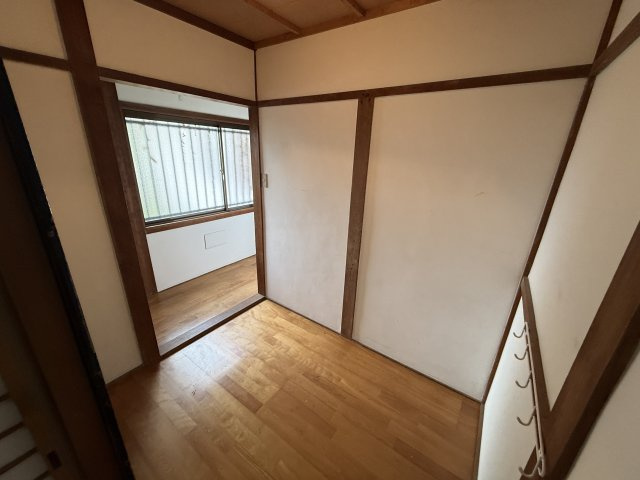 新稲３丁目貸家の収納