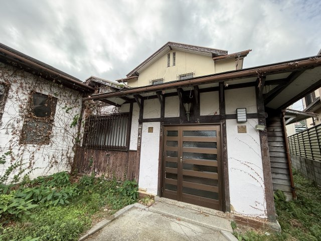 新稲３丁目貸家のエントランス