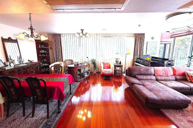 パークシティ成城Ｅ棟の居間・リビング