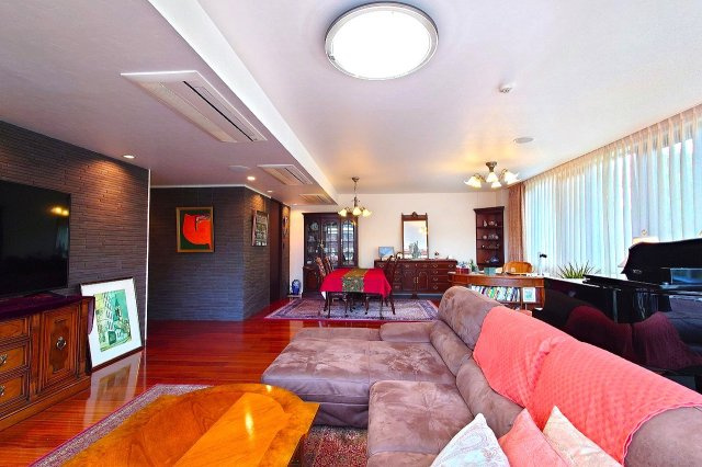 パークシティ成城Ｅ棟の居間・リビング