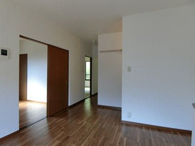 【居間・リビング】 | エステートピアイズミ