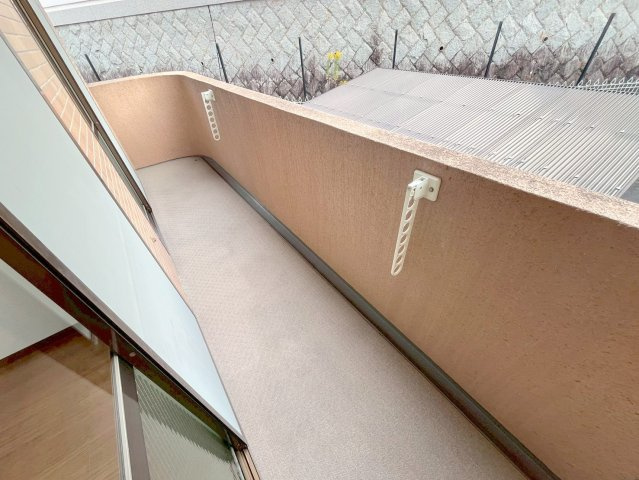 奈良市三碓３丁目の賃貸マンションのバルコニー