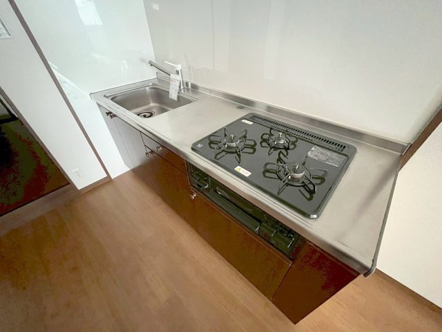 奈良市三碓３丁目の賃貸マンションのキッチン