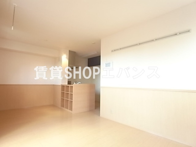 【居間・リビング】 | サニーコートⅢ | こちらのリビングで趣味の時間をお楽しみください