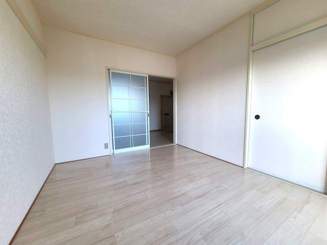 第二丸善富士見ハイツ の洋室