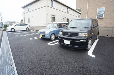 【駐車場】 | プレッソ・ヴィアーレⅡ | 駐車場