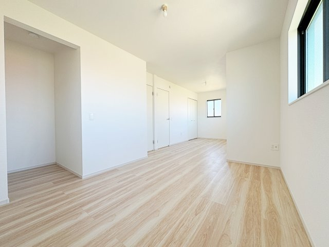 新築戸建・新築建売　福島市瀬上町字桜町【ZEH水準住宅】瀬上小・北信中の洋室|同社施工例