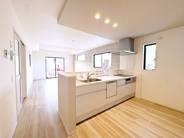 新築戸建・新築建売　福島市瀬上町字桜町【ZEH水準住宅】瀬上小・北信中の洋室|同社施工例