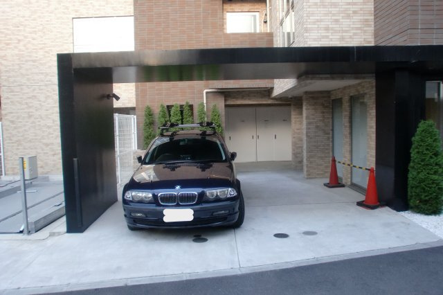 中野区中野５丁目の駐車場