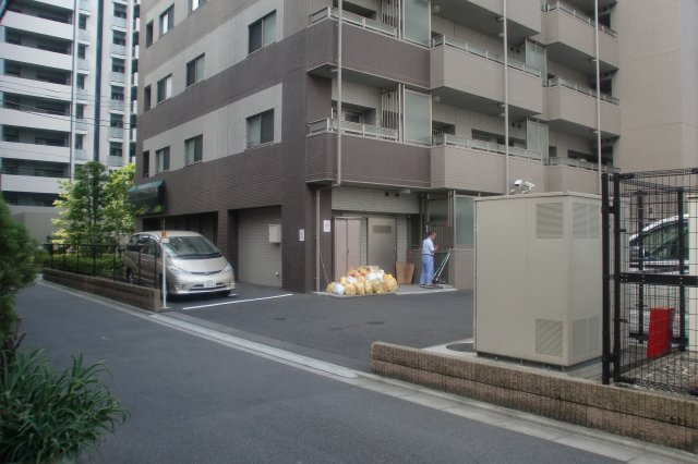 小金井市本町５丁目の駐車場