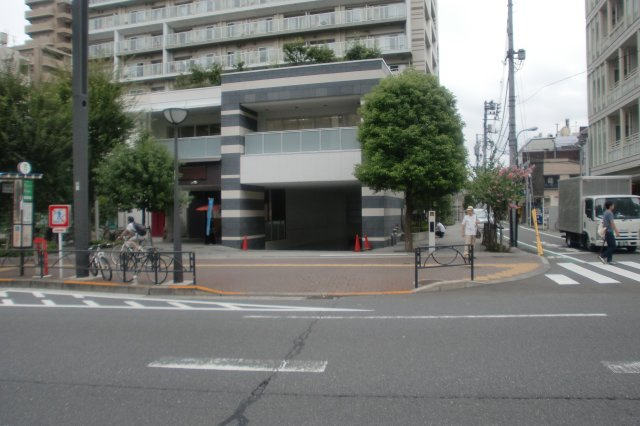 新宿区四谷４丁目の駐車場