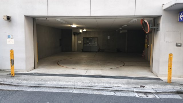 千代田区神田錦町３丁目の駐車場