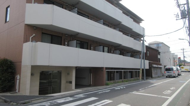 大田区仲六郷１丁目の駐車場