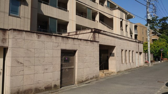 調布市西つつじケ丘１丁目の駐車場