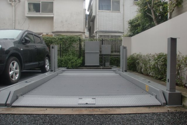 世田谷区新町２丁目の駐車場