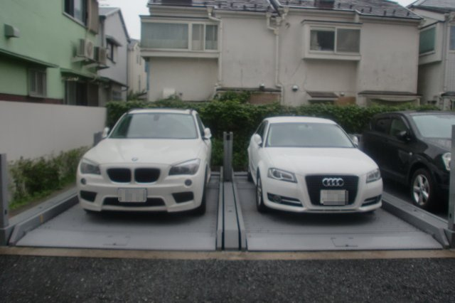 世田谷区新町２丁目の駐車場