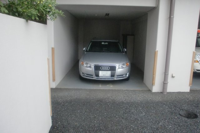 世田谷区新町２丁目の駐車場