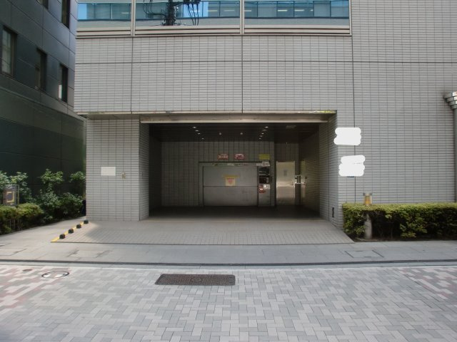 中央区新川１丁目の駐車場