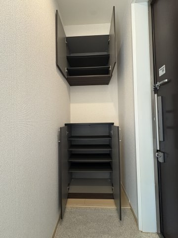 ジュヌパン用賀の玄関|シューズボックス付き♪