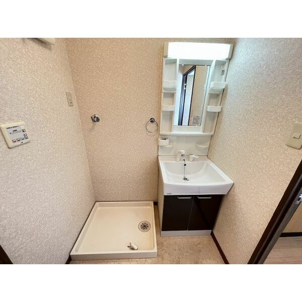 Surplus 葵の洗面所