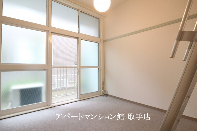 レオパレスグリーンハイツＣの居間・リビング