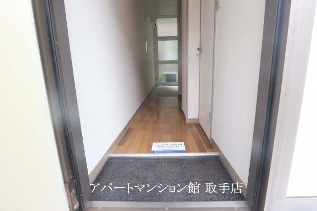 レオパレスグリーンハイツCの玄関