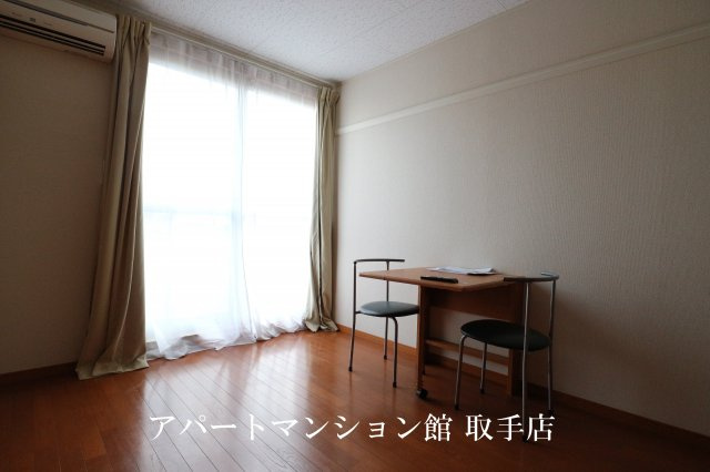 レオパレスＰｏｌａｒｉｓの居間・リビング