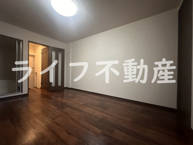 第2美和コーポの居間・リビング|こちらのリビングで趣味の時間をお楽しみください