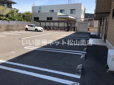 【駐車場】 | リヴェールＫ