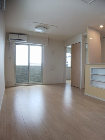 エレガンツァ　フィオーレの居間・リビング