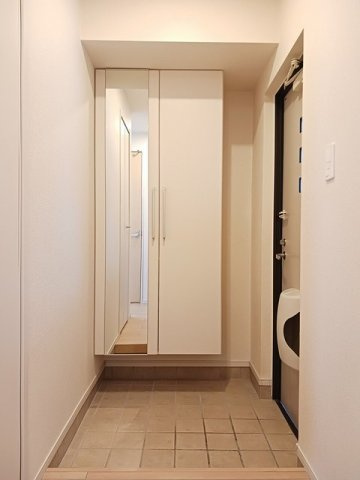 エレガンツァ　フィオーレの玄関