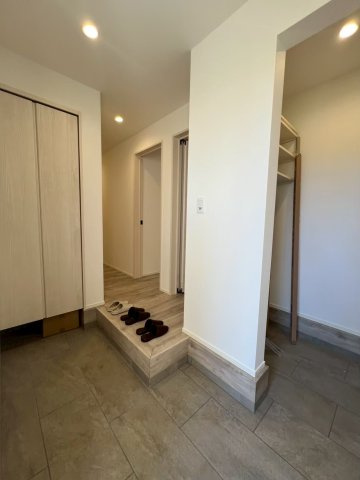 堂々完成！瀬田アドレスの高台！スカイバルコニー付き新築戸建1号棟！！の玄関