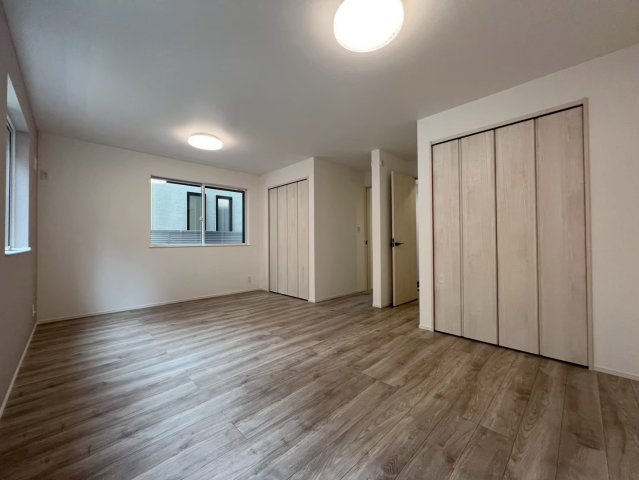 堂々完成！瀬田アドレスの高台！スカイバルコニー付き新築戸建1号棟！！の寝室|1階寝室