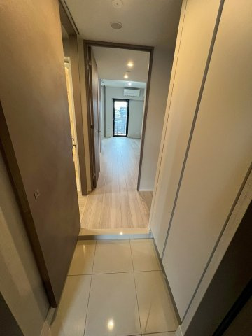 シーズンフラッツ新御徒町イーストの玄関