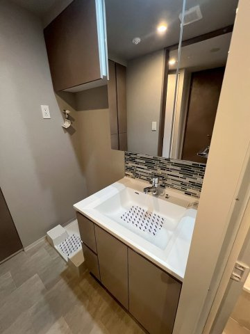 シーズンフラッツ新御徒町イーストの独立洗面台