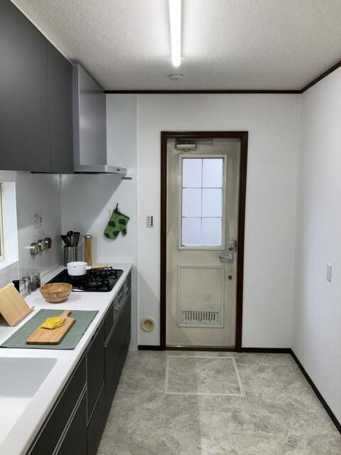 内外装修繕済／磯子区岡村３丁目ガレージ付き戸建のキッチン