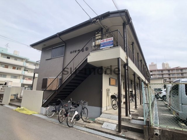 ハイツつるのの外観