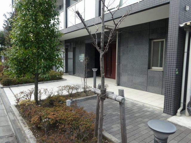 エスティメゾン千石のエントランス