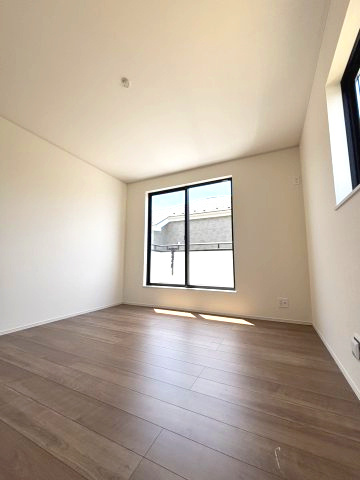 ハートフルタウン市坪北2期A号棟　市坪北2丁目新築分譲戸建（全3棟）の洋室|スタンダードな洋室です
