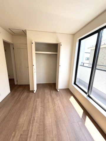 ハートフルタウン市坪北2期A号棟　市坪北2丁目新築分譲戸建（全3棟）の洋室|きれいな洋室です