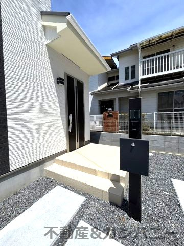 ハートフルタウン市坪北2期A号棟　市坪北2丁目新築分譲戸建（全3棟）の玄関|シンプルで使いやすい玄関です