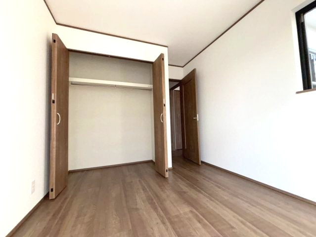 ハートフルタウン市坪北2期A号棟　市坪北の新築分譲戸建（全3棟）の外観|前面道路含む現地写真です