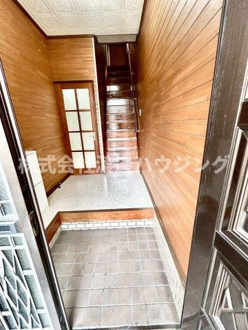 開明町１丁目一戸建の玄関