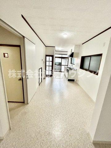 開明町１丁目一戸建の居間・リビング