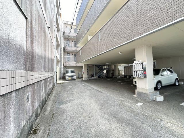 エストゥディオYの駐車場