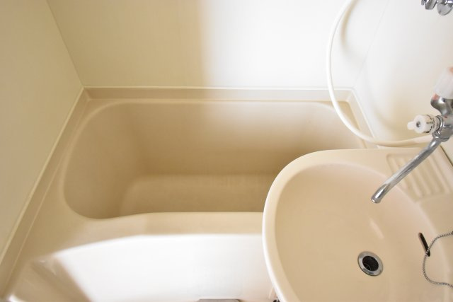 メゾンフローラの浴室