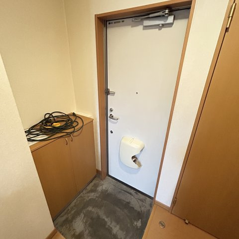 ジュネスＢの玄関