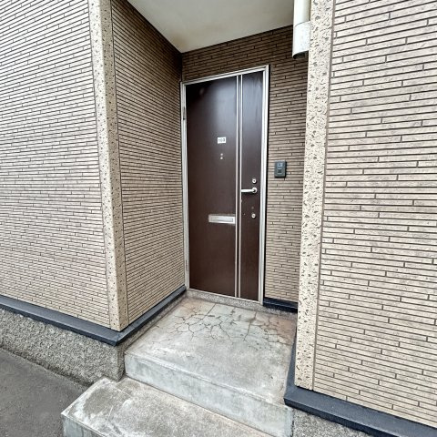 ジュネスＢのエントランス