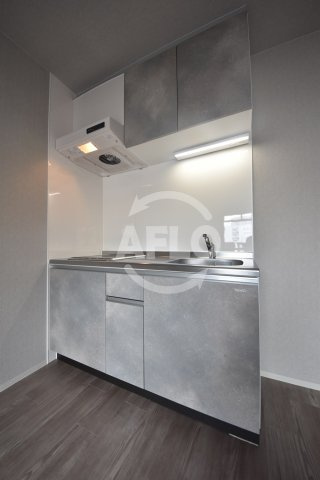 ARCADIA INN（アルカディアイン）　明治小学校区のキッチン|ARCADIA INN（アルカディアイン）　グリル付システムキッチン